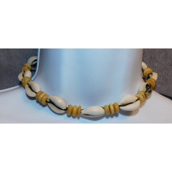 Vintage Beachy Sliced Cowrie Shell Tie On Necklace - Picture 2 of 3